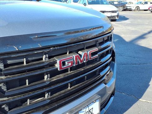 Used 2023 GMC Acadia SLE w/ Elevation Edition image 31