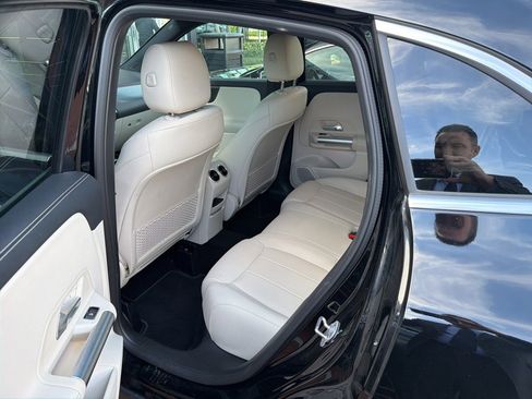 Certified 2025 Mercedes-Benz GLA 250 image 5