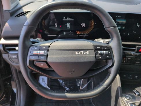 Used 2026 Kia Sportage LX FWD image 12