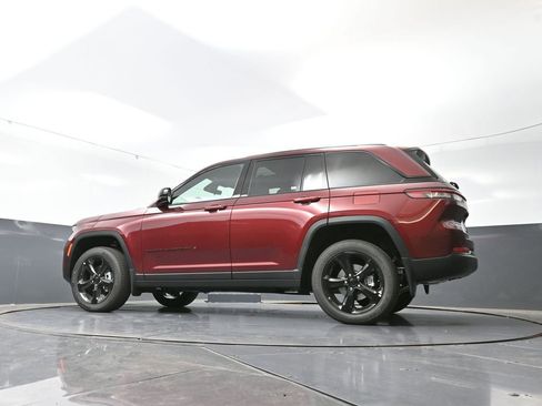 New 2025 Jeep Grand Cherokee Altitude w/ Trailer Tow Package image 51