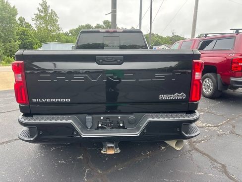 Used 2023 Chevrolet Silverado 3500 High Country w/ Technology Package AWD/4WD image 3