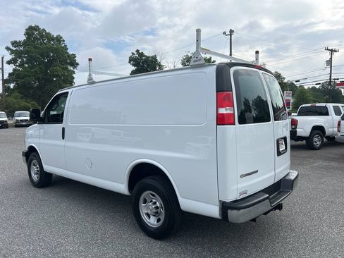 Used 2022 Chevrolet Express 2500 w/ Driver Convenience Package RWD image 7