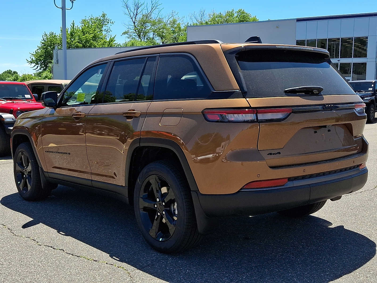 New 2026 Jeep Grand Cherokee Limited w/ Limited Altitude Package AWD/4WD image 3