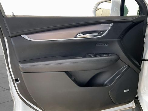 Used 2018 Cadillac XT5 Luxury w/ Driver Awareness Package FWD image 22