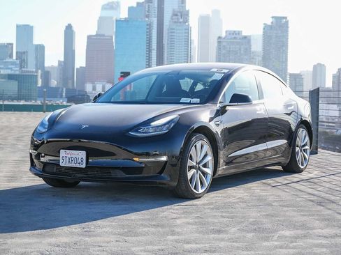 Used 2018 Tesla Model 3 Long Range RWD image 1
