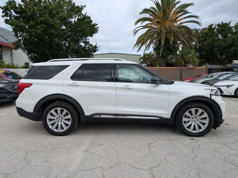 Used 2023 Ford Explorer Limited w/ Limited Technology Package RWD image 3