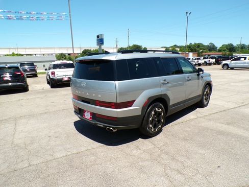 Used 2025 Hyundai Santa Fe SEL FWD image 7