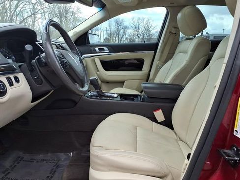 Used 2013 Lincoln MKS AWD image 17