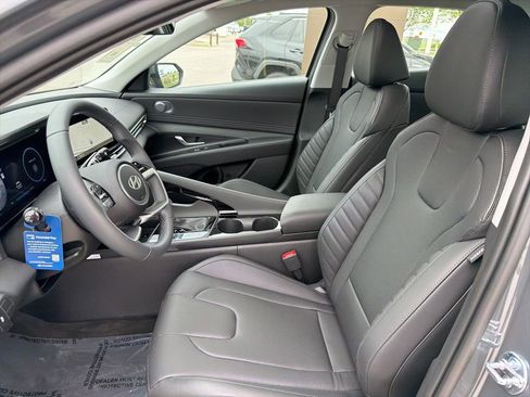 New 2026 Hyundai Elantra Limited FWD image 19