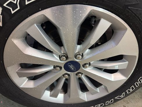 Used 2015 Ford F150 Lariat w/ Equipment Group 501A Mid image 34