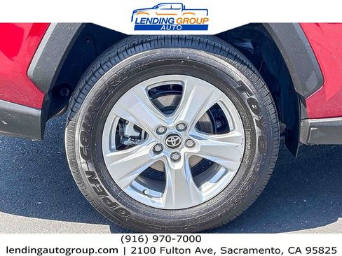 Used 2020 Toyota RAV4 XLE w/ Convenience Package AWD/4WD image 10