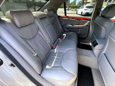 Used 2006 Lexus LS 430 RWD image 19
