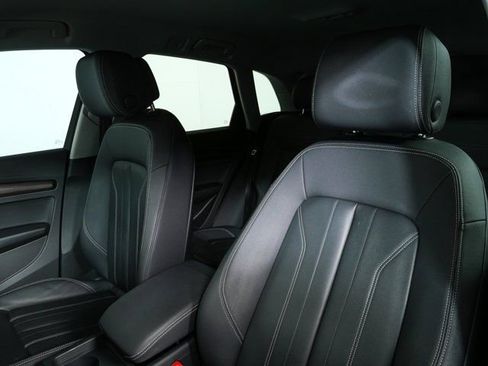 Used 2023 Audi Q5 2.0T Premium w/ Convenience Package AWD/4WD image 5