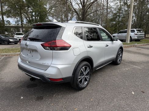 Used 2019 Nissan Rogue SV w/ Premium Package image 6