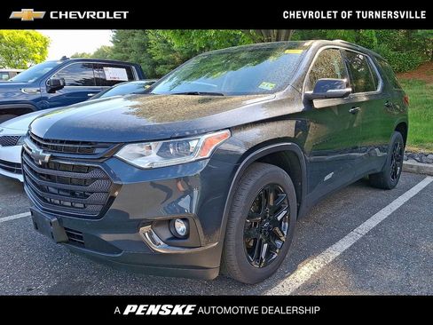 Used 2021 Chevrolet Traverse LT w/ LPO, Blackout Package AWD/4WD image 1