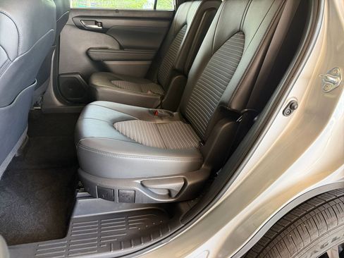 Used 2025 Toyota Highlander XSE AWD/4WD image 27