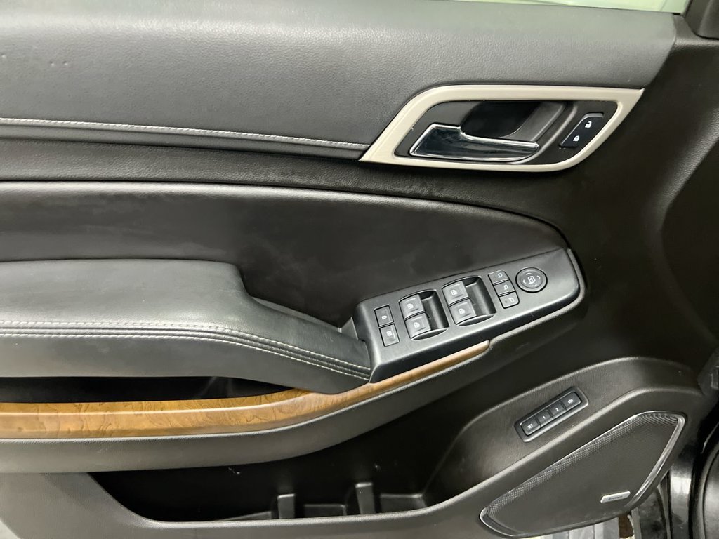 Used 2019 GMC Yukon XL Denali w/ Denali Ultimate Package AWD/4WD image 22
