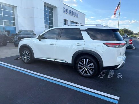 Used 2022 Nissan Pathfinder Platinum w/ Cargo Package FWD image 7