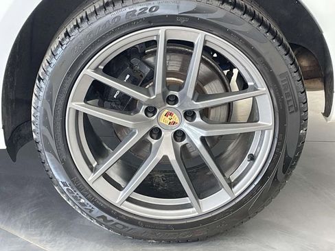 Certified 2025 Porsche Macan Turbo AWD/4WD image 12