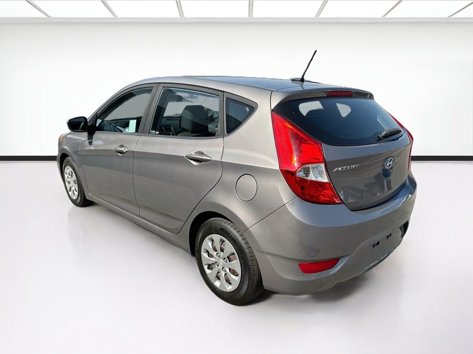 Used 2017 Hyundai Accent SE FWD image 6
