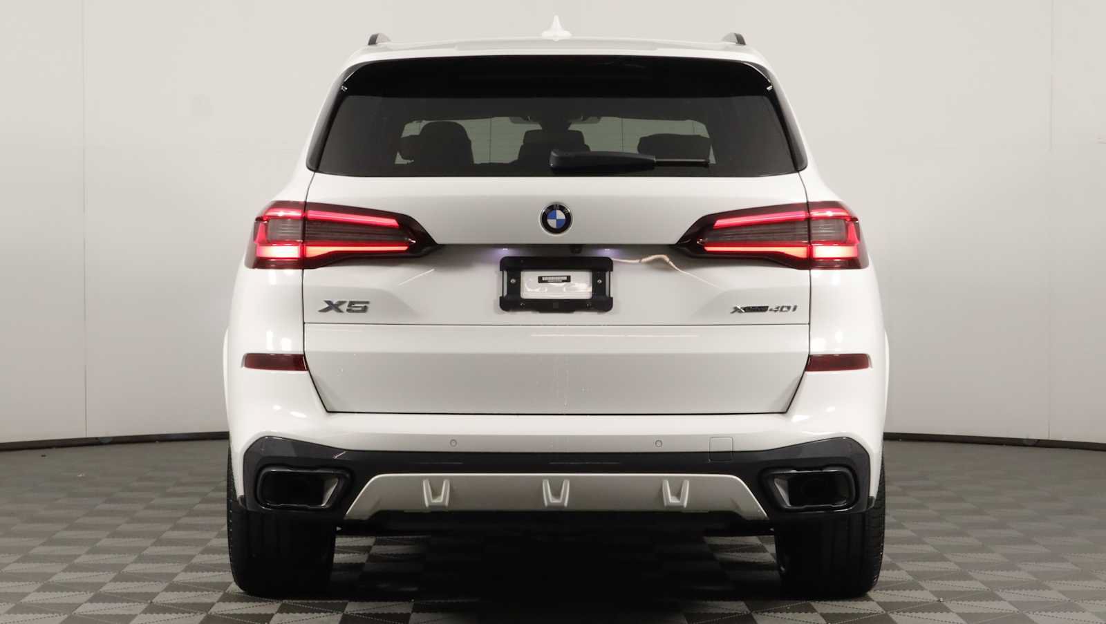 Used 2023 BMW X5 xDrive40i w/ Executive Package AWD/4WD image 5