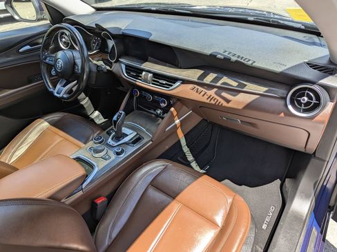Used 2020 Alfa Romeo Stelvio Ti w/ Active Blind Spot Package AWD/4WD image 32