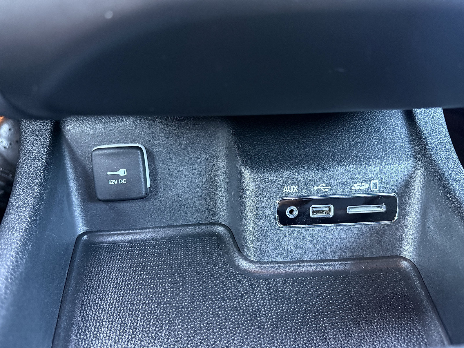 Used 2017 Dodge Durango R/T w/ Technology Group AWD/4WD image 29