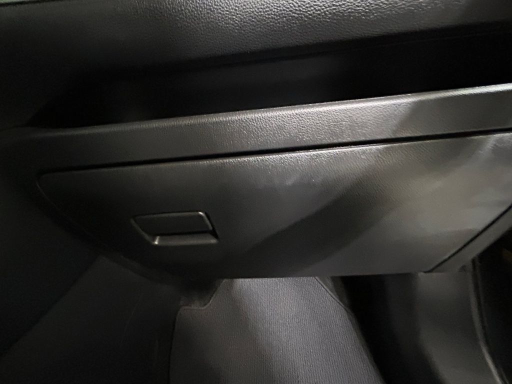 Used 2021 Toyota RAV4 LE FWD image 24