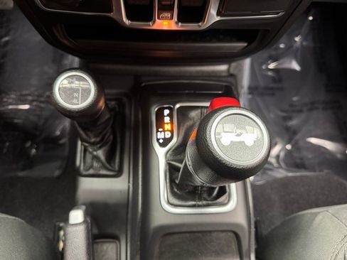 Used 2021 Jeep Wrangler Unlimited Sport image 21