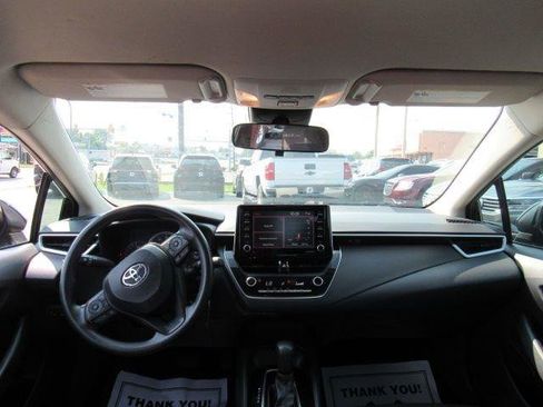 Used 2021 Toyota Corolla LE FWD image 13