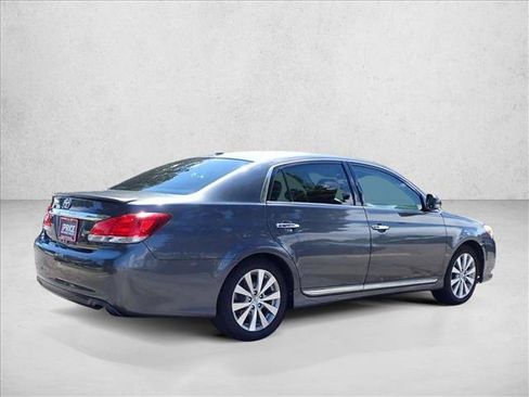 Used 2011 Toyota Avalon Limited FWD image 4