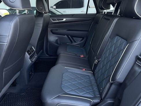 New 2026 Volkswagen Atlas Cross Sport SEL Premium R-Line image 28