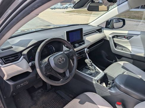 Used 2023 Toyota RAV4 XLE image 17