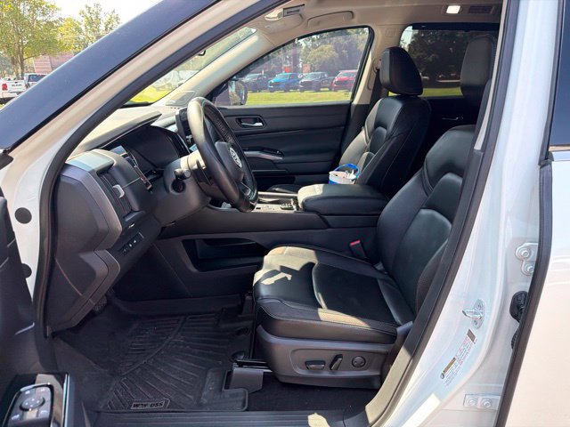 Used 2023 Nissan Pathfinder SL w/ SL Premium Package AWD/4WD image 19