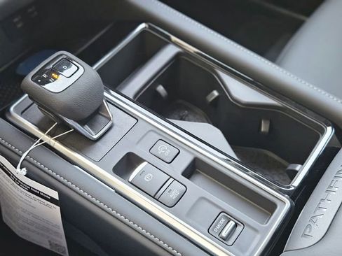 New 2026 Nissan Pathfinder SL w/ SL Premium Package (P04) FWD image 25