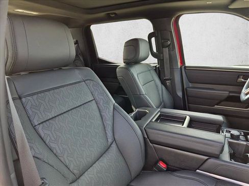 Used 2025 Toyota Tundra Limited AWD/4WD image 17