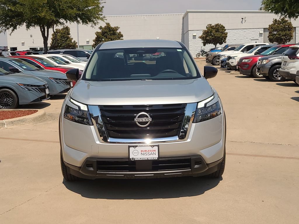 Certified 2025 Nissan Pathfinder S FWD image 5