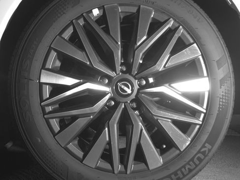 Used 2025 Nissan Altima 2.5 SV FWD image 14