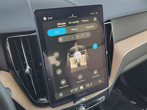 New 2026 Volvo XC60 B5 Plus w/ Protection Package Premier image 10