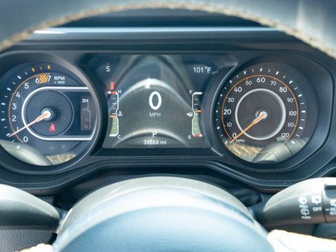 Certified 2025 Jeep Wrangler Unlimited Sahara AWD/4WD image 19