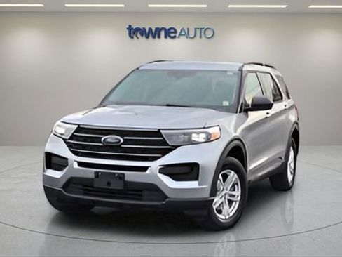 Used 2022 Ford Explorer XLT AWD/4WD image 9