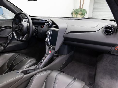 Used 2019 McLaren 720S Luxury RWD image 11