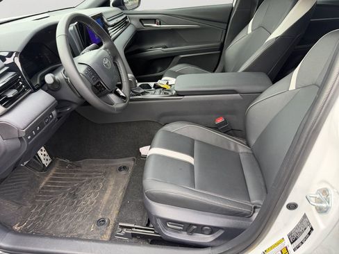 Used 2026 Toyota Camry SE w/ Convenience Package FWD image 15