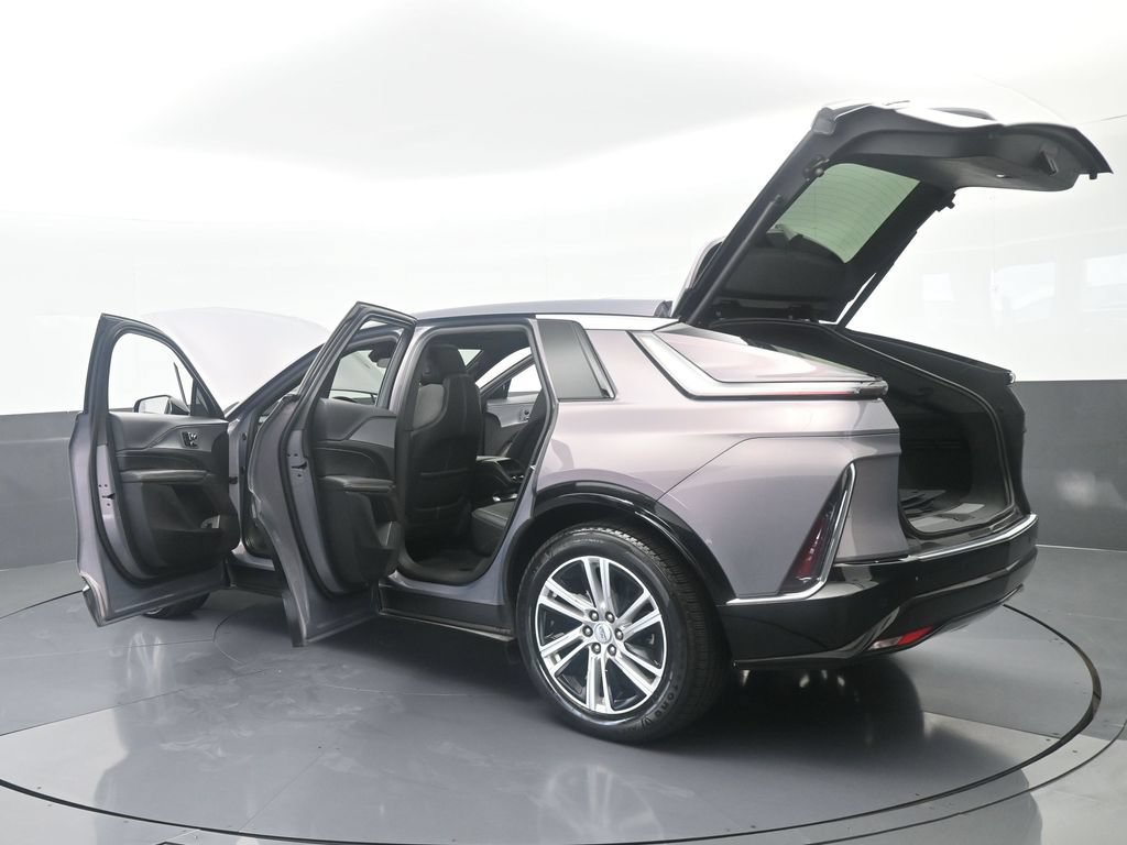 Used 2024 Cadillac Lyriq Tech RWD image 90