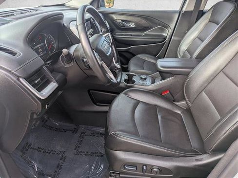 Used 2024 GMC Terrain SLT image 11