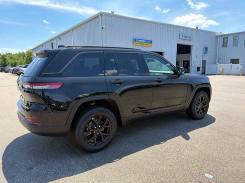 New 2026 Jeep Grand Cherokee Altitude AWD/4WD image 2