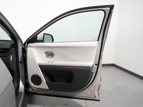 Used 2023 Hyundai Ioniq 5 Limited image 65