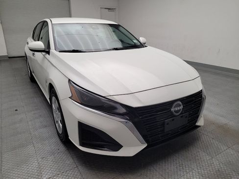 Used 2023 Nissan Altima 2.5 S FWD image 14