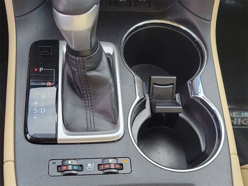 Used 2019 Toyota Highlander Limited Platinum image 33