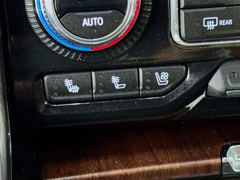 Certified 2023 GMC Yukon Denali Ultimate image 23